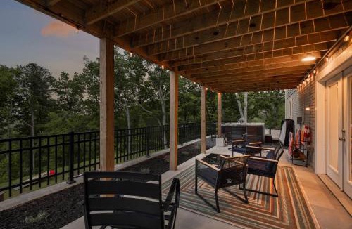 Front Royal House | The Apple Mountain House