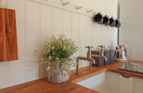 Thorverton Cottage | The Apple Shed