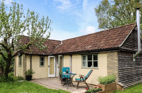 Nettleton Cottage | THE APPLE STORE, romantic, with open fire in Nettleton