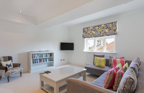 Cookham Dean Villa | The Apple Tree House