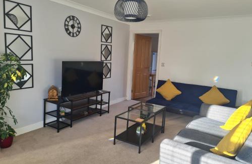 Barton-upon-Humber House | The Appleleaf with Free Parking