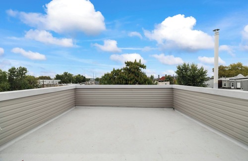 Mantua Apartment | The Aqua Cove nCharming 2bd 2ba wRooftop Access. 10 min from Downtown Philly