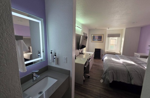 Westside Santa Cruz Hotel | The Aqua Pacific Hotel