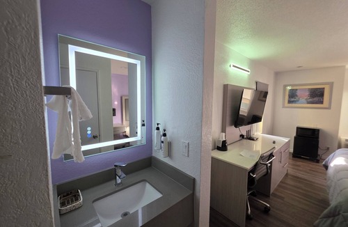 Westside Santa Cruz Hotel | The Aqua Pacific Hotel