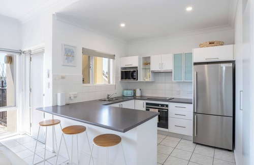 North Haven Apartment | 'The Aquarium' Waterfront Apartment