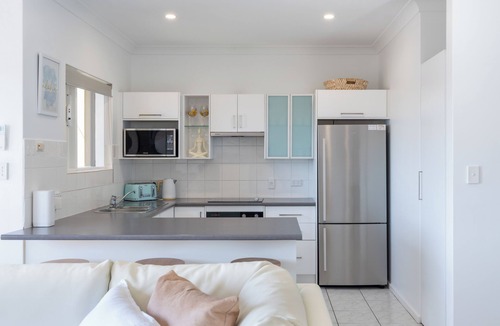 North Haven Apartment | 'The Aquarium' Waterfront Apartment