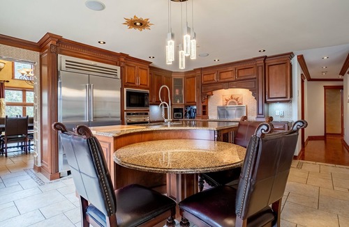 Sainte-Sophie Ski Chalet | The Aquatic Haven | Indoor Spa | Pool | Home Cinema | BBQ | Central AC | Firepit