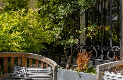 Porte-Dauphine House | The Arbour, by Veeve