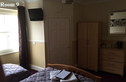 West Cliff Bed & Breakfast | The Arches Guest House