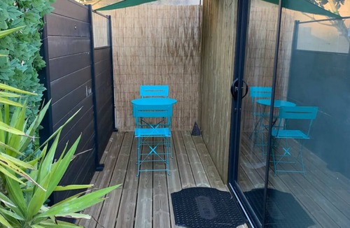 Floirac House | The arena container