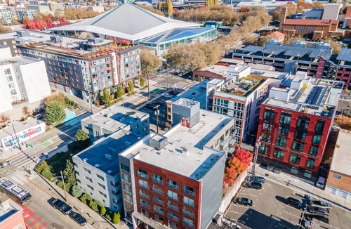 Lower Queen Anne Apartment | The Arena in Lower Queen Anne | 29 Nights