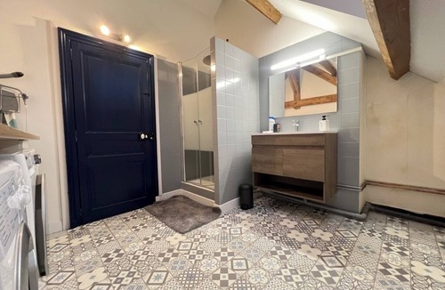 Sens Apartment | The armory