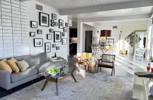 Racquet Club Estates House | The Arrow – Swanky Mid-Mod Palm Springs Escape
