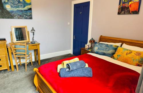 Dalbeattie Bed & Breakfast | The Art Bank