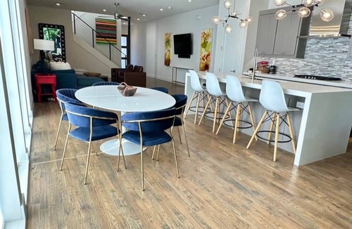 Fort Worth House | The Art House Luxury Modern 3BR Near TCU, Dickies & Stockyardsn3 kings, 1 futon