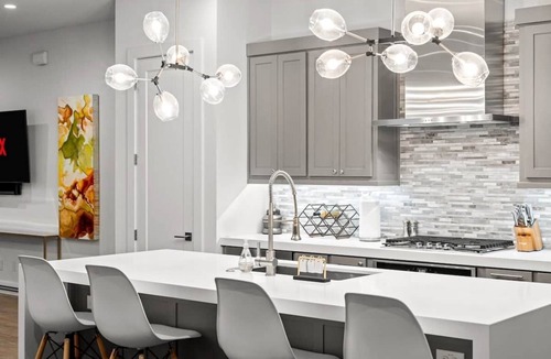 Fort Worth House | The Art House Luxury Modern 3BR Near TCU, Dickies & Stockyardsn3 kings, 1 futon