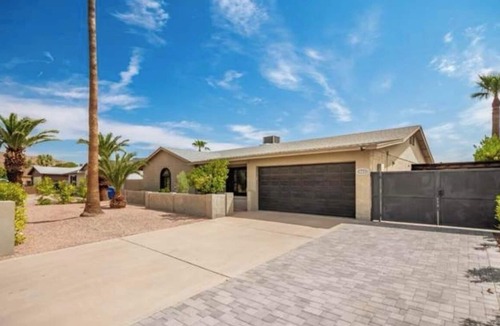 Desert Foothills Estates House | The Art House