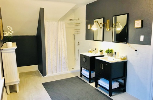 Squire Park House | The ART INN Seattle