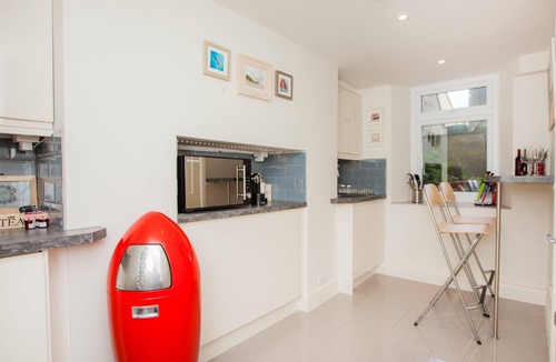 Bath Apartment | The Art Studio - stylish city accommodation