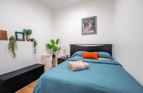 Fashion District House | The Artist Loft Trendy 2BR Condo with Parking
