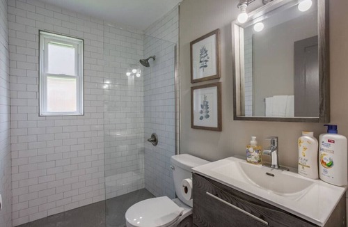 Oakley Apartment | The Artist's Alcove: Colorful 2Bed in Oakley 15 min to Downtown