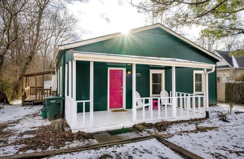Fayetteville House | The Artist's Retreat