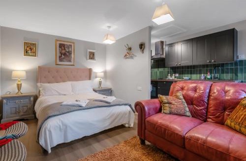 Foxton House | The Artist studio