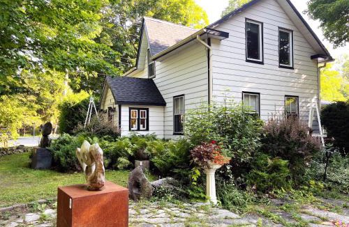 Nottawa House | The Artists' House Getaway