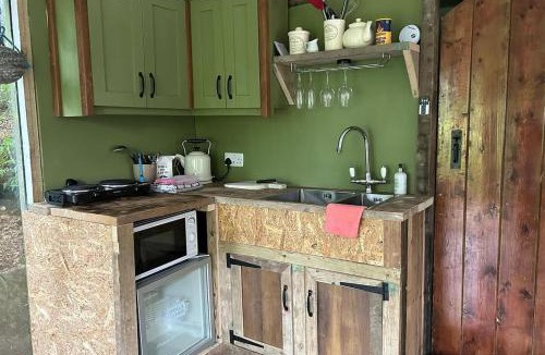 Lower Trengale Ski Chalet | The Artists Studio