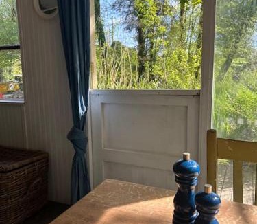 Lower Trengale Ski Chalet | The Artists Studio