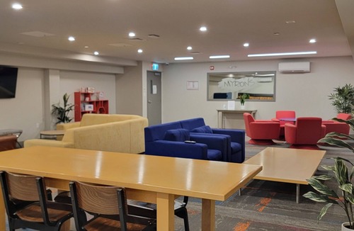 Queens Square Hotel | The Arts Hotel