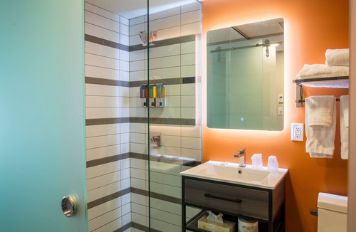 Queens Square Hotel | The Arts Hotel