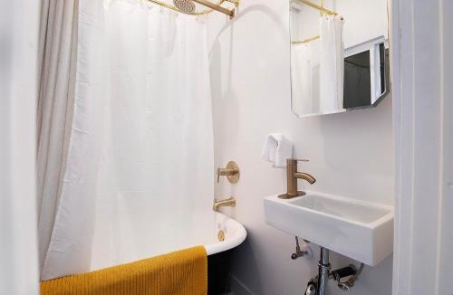 Downtown Apartment | The Arts