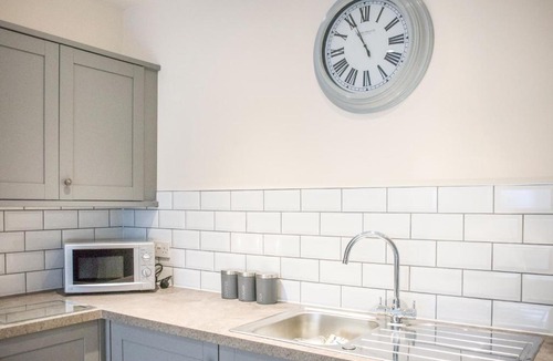 York House | The Ascot -Free on site parking