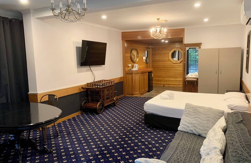 Wahroonga Hotel | The Ascot Motel