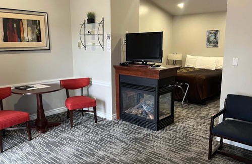 Madawaska Valley Hotel | The Ash Grove Inn