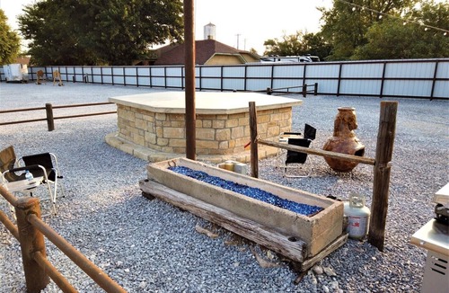 Waynoka Villa | The Ash Street Stables Villas