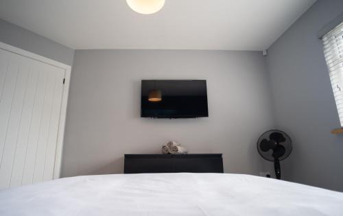 Cleeve House | The Ash View