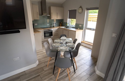 Cleeve Cabin | The Ash View in North Somerset