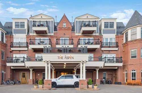 Downtown Condo | The Aspen Mountain Residences 42C Studio
