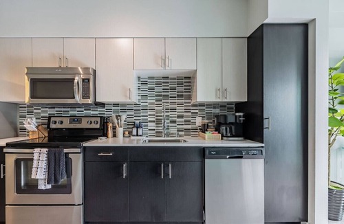 Pioneer Square Apartment | The Astra Suite | Walk to Stadiums!