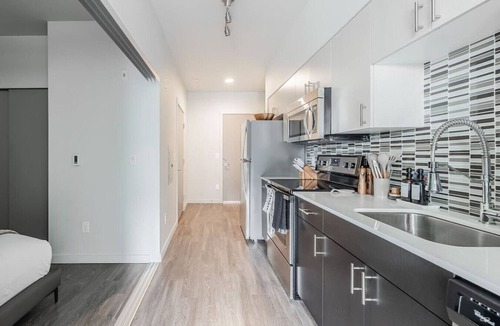 Pioneer Square Apartment | The Astra Suite | Walk to Stadiums!