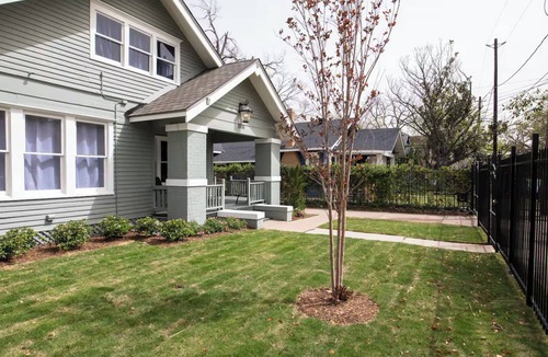 Neartown House | The Athena! Montrose Luxury Chef's Kitchen 6BR+1 ★