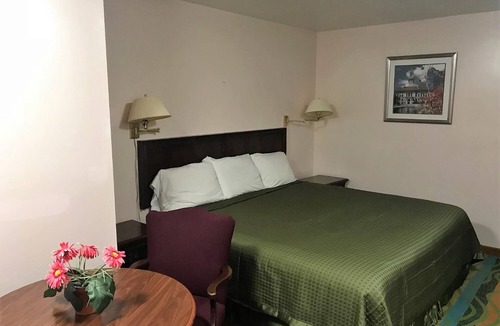 East Wareham Hotel | The Atlantic Motel
