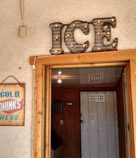 Monticello Hotel | The Atomic Blue Motor-Inn