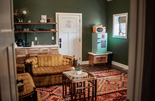 Perryville Hotel | The Atrium A Boutique Hotel Suite 18