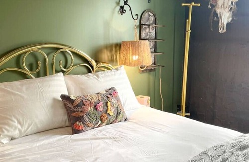 Perryville Hotel | The Atrium A Boutique Hotel Suite 18