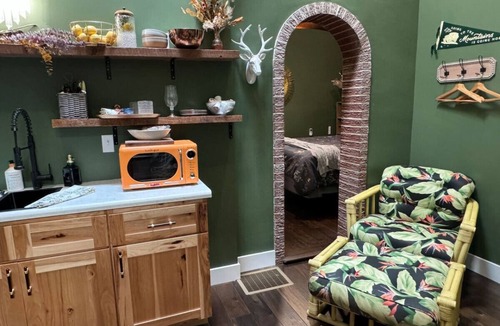 Perryville Hotel | The Atrium A Boutique Hotel Suite 15