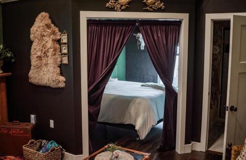 Perryville Hotel | The Atrium A Boutique Hotel Suite 16
