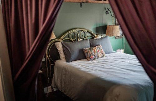 Perryville Hotel | The Atrium A Boutique Hotel Suite 16